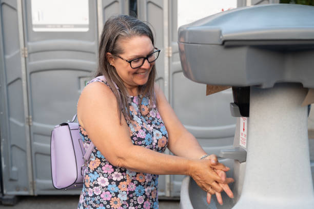 Best Porta potty rental near me  in Maywood Park, OR